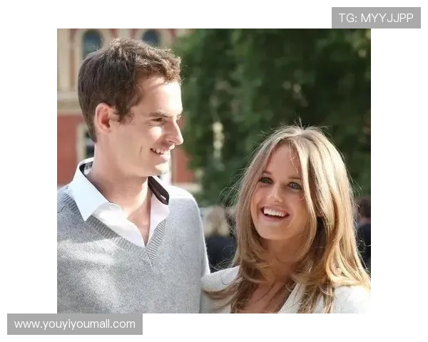 足球明星的爱情故事:揭秘那些比他们年长的妻子背后的魅力与智慧 足球明星的爱情故事:揭秘那些比他们年长的妻子背后的魅力与智慧