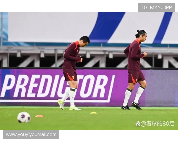 足球明星跨界挑战排球运动高清图片展示与精彩瞬间回顾